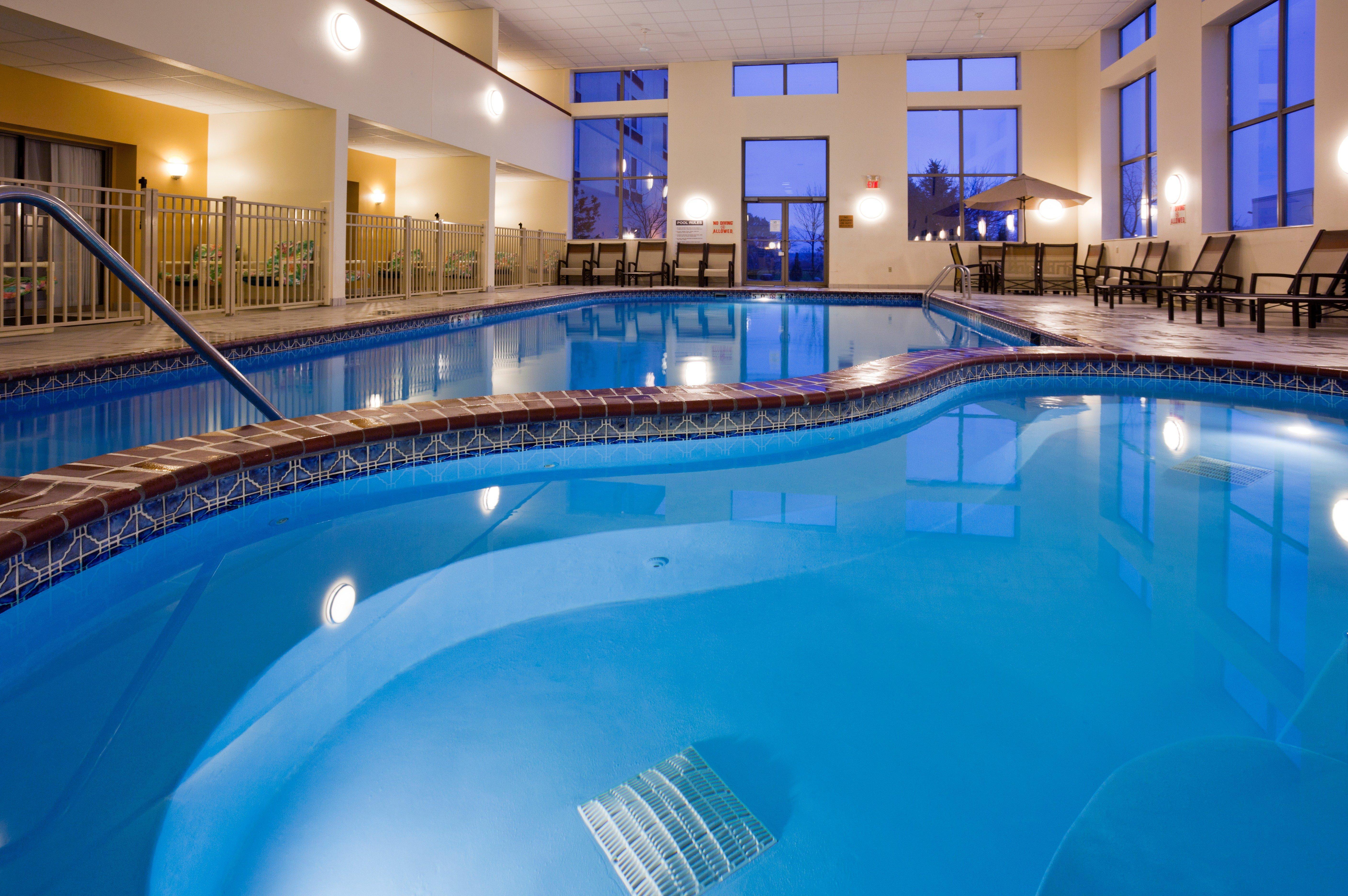 Holiday Inn & Suites Wausau-Rothschild By Ihg Exterior photo