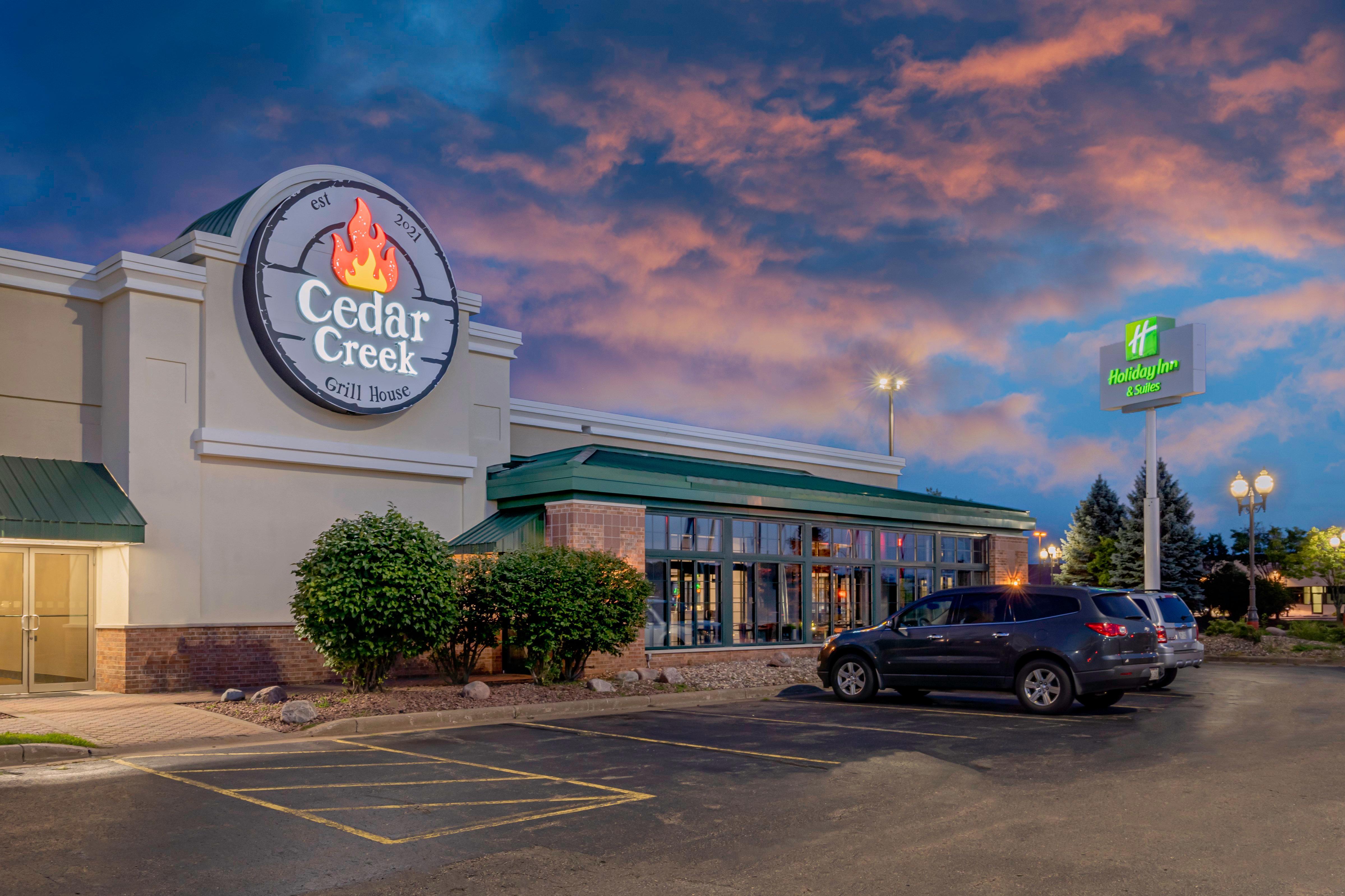 Holiday Inn & Suites Wausau-Rothschild By Ihg Exterior photo